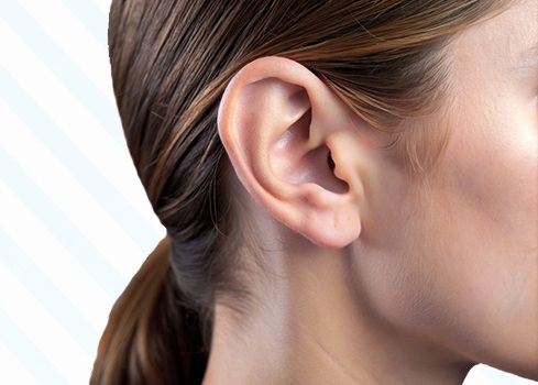 Ушивание разрыва мочки уха со скидкой 15%