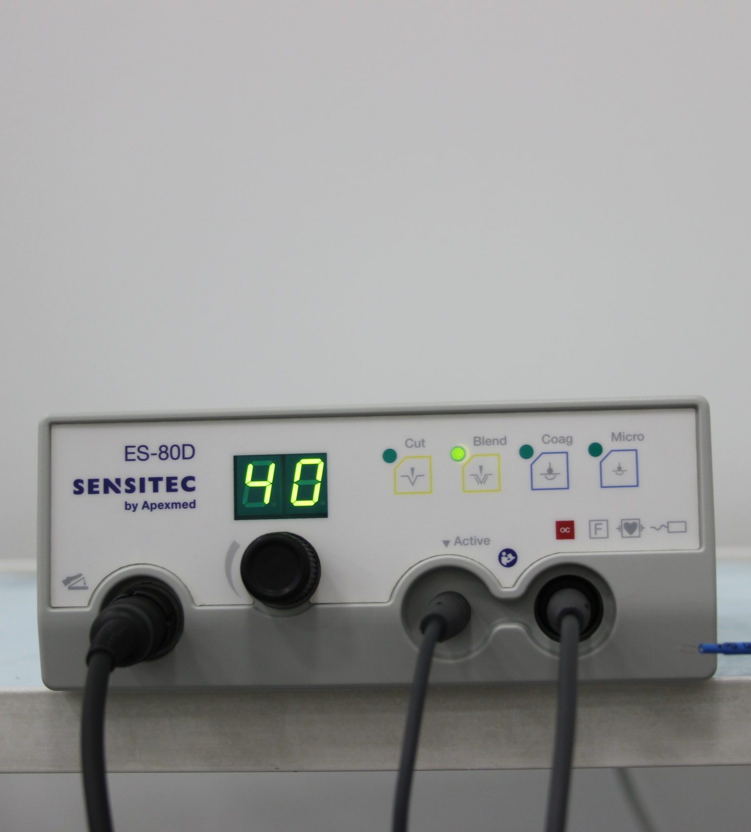 Радиохирургический скальпель Sensitec ES-80D Радиохирургический скальпель Sensitec ES-80D